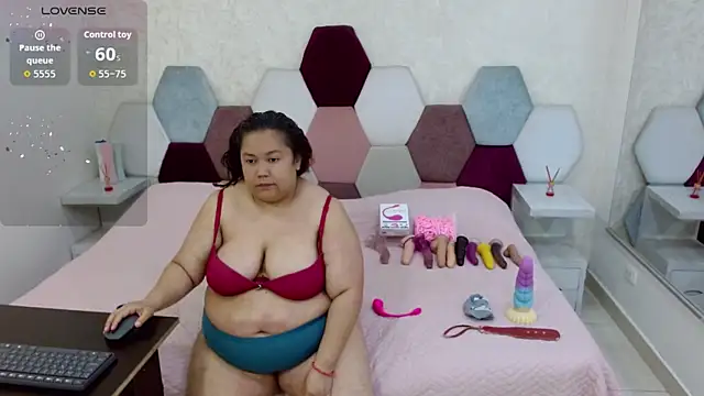 Snapshot of angel_blue chatting on October 2025 02:09:01 PM angel blue online show from October 2025 02:09:01 PM