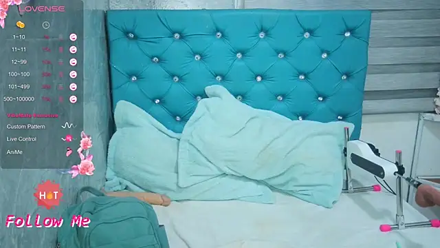 MAARYMOON online show from April 2026 10:43:01 AM