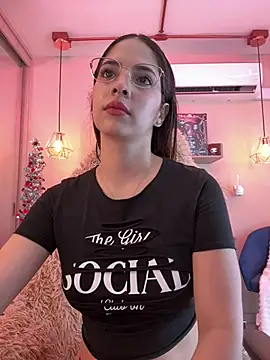 Snapshot of Zoe_Bae chatting on January 2025 03:45:01 PM Zoe Bae online show from January 2025 03:45:01 PM