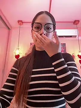 Snapshot of Zoe_Bae chatting on February 2025 10:31:02 PM Zoe Bae online show from February 2025 10:31:02 PM