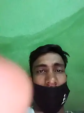 Snapshot of hq9870a chatting on January 2025 07:05:01 PM hq9870a online show from January 2025 07:05:01 PM