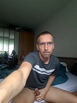 Geiler-boy313 online show from April 2026 09:41:02 AM