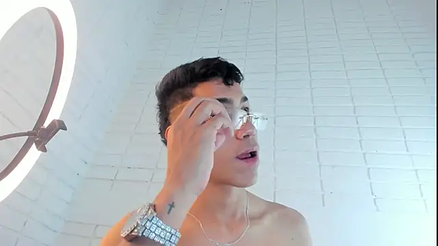 Snapshot of AlanNaughty chatting on December 2024 07:50:01 AM AlanNaughty online show from December 2024 07:50:01 AM