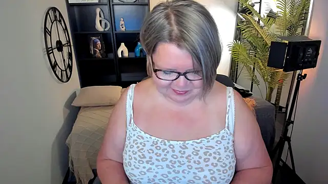 Snapshot of Shannonshine chatting on July 2026 05:12:02 AM Shannonshine online show from July 2026 05:12:02 AM