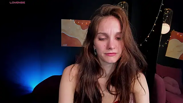 Snapshot of MirandaGlow chatting on March 2025 11:58:02 AM MirandaGlow online show from March 2025 11:58:02 AM