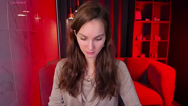 Snapshot of MirandaGlow chatting on March 2025 05:43:02 AM MirandaGlow online show from March 2025 05:43:02 AM