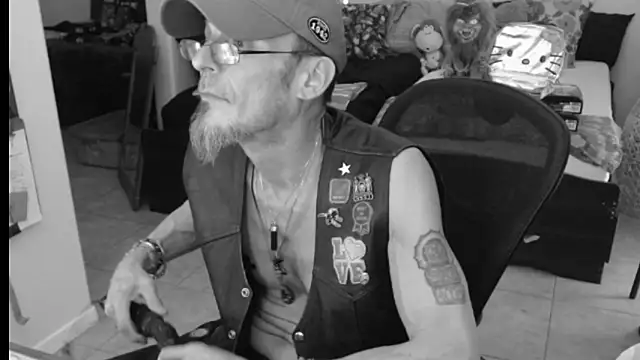 Snapshot of mycock2474u chatting on February 2025 03:34:02 AM mycock2474u online show from February 2025 03:34:02 AM