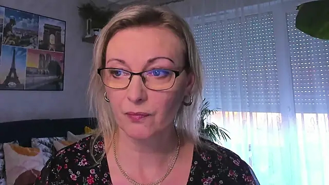 vanessa chat online show from February 2025 02:24:01 PM