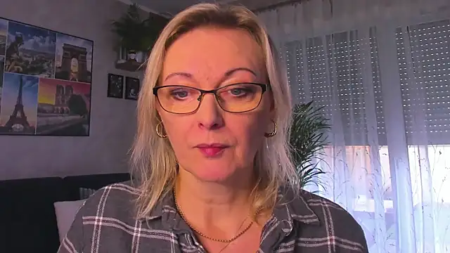 vanessa chat online show from November 2025 02:17:01 PM