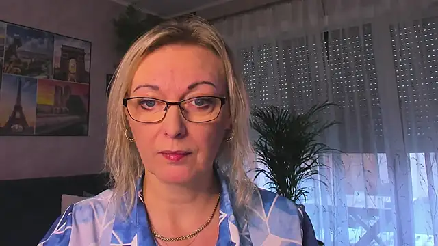 vanessa chat online show from December 2025 02:22:02 PM