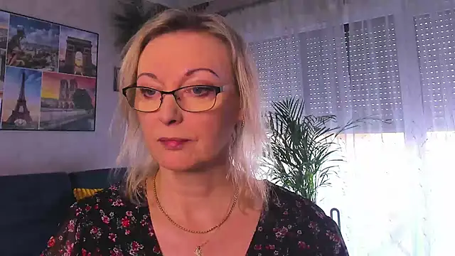 vanessa chat online show from March 2026 02:32:01 PM