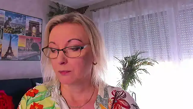 vanessa chat online show from June 2026 01:13:01 PM