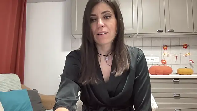 HotyWinter online show from November 2025 04:47:01 AM