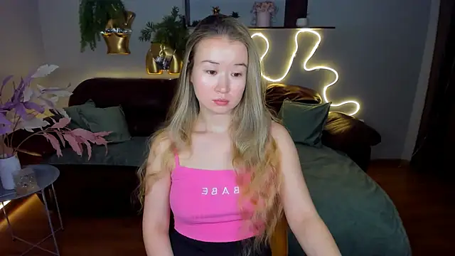 PollyOcean online show from February 2025 09:56:01 AM