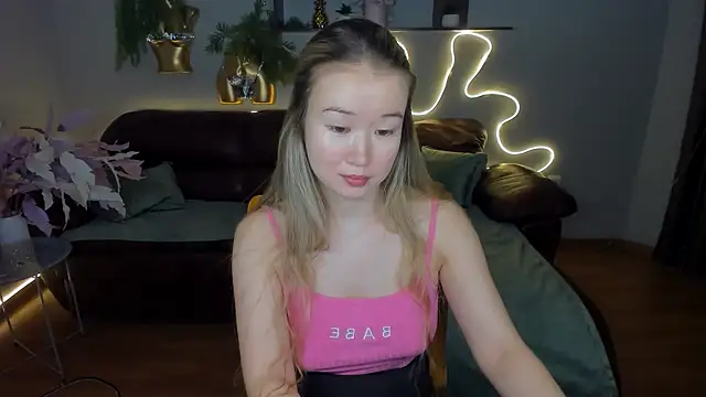 PollyOcean online show from March 2025 10:54:02 AM