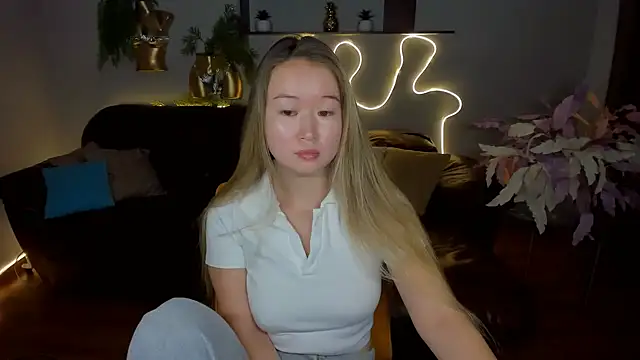 PollyOcean online show from September 2025 10:04:02 AM