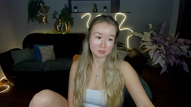 PollyOcean online show from September 2025 09:44:01 AM