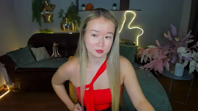 PollyOcean online show from October 2025 11:25:01 AM