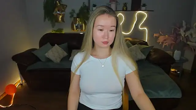 PollyOcean online show from November 2025 10:54:01 AM