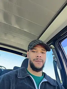 Lionayowe online show from April 2026 12:27:01 PM