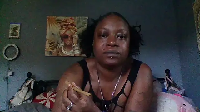 Snapshot of msdeedee chatting on April 2026 12:14:02 PM msdeedee online show from April 2026 12:14:02 PM