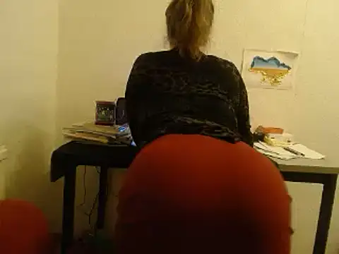 Snapshot of Milana235 chatting on December 2024 03:28:02 PM Milana235 online show from December 2024 03:28:02 PM