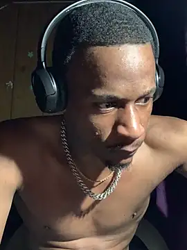 Snapshot of Tristris100 chatting on December 2024 12:54:02 AM Tristris100 online show from December 2024 12:54:02 AM