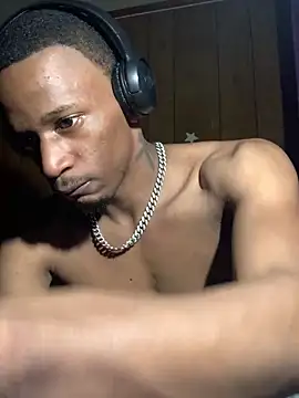 Snapshot of Tristris100 chatting on December 2024 07:46:02 PM Tristris100 online show from December 2024 07:46:02 PM