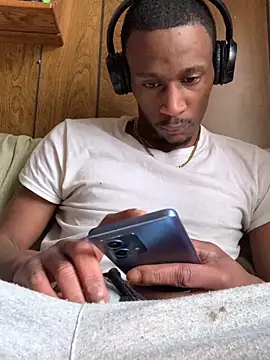 Snapshot of Tristris100 chatting on January 2025 03:13:02 PM Tristris100 online show from January 2025 03:13:02 PM