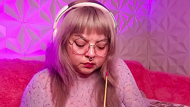 Satyn doll online show from November 2025 11:43:01 PM