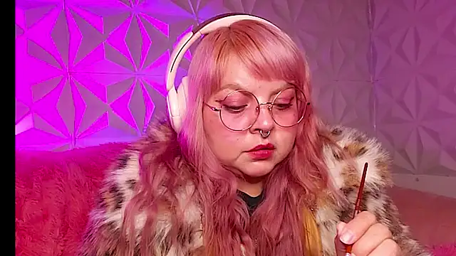 Snapshot of Satyn_doll chatting on January 2026 01:32:01 AM Satyn doll online show from January 2026 01:32:01 AM