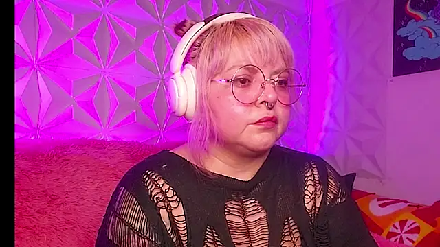 Snapshot of Satyn_doll chatting on January 2026 01:32:02 AM Satyn doll online show from January 2026 01:32:02 AM