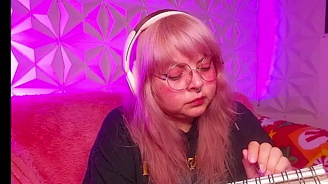 Snapshot of Satyn_doll chatting on January 2026 02:04:01 AM Satyn doll online show from January 2026 02:04:01 AM