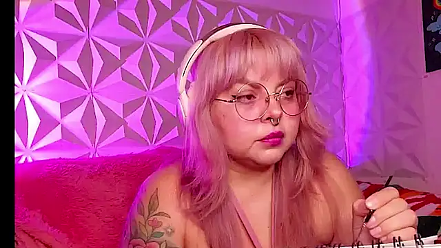 Snapshot of Satyn_doll chatting on January 2026 09:51:02 PM Satyn doll online show from January 2026 09:51:02 PM