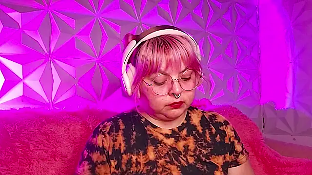 Snapshot of Satyn_doll chatting on February 2026 10:00:02 PM Satyn doll online show from February 2026 10:00:02 PM