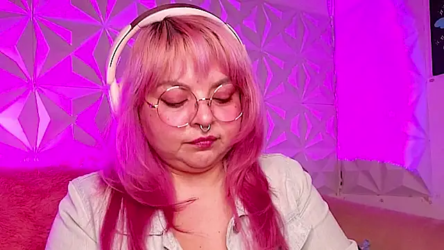 Snapshot of Satyn_doll chatting on February 2026 10:08:02 PM Satyn doll online show from February 2026 10:08:02 PM