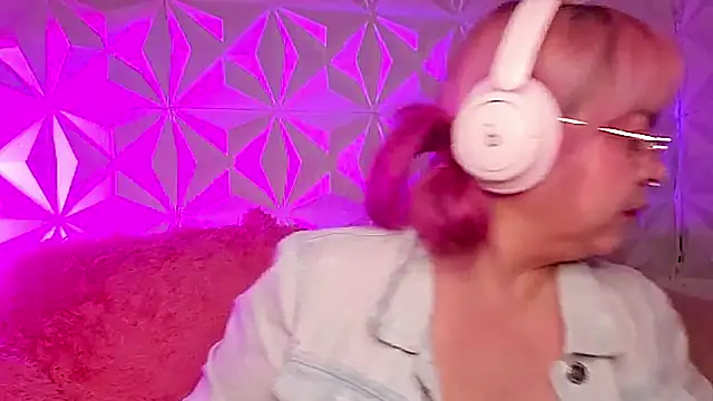 Snapshot of Satyn_doll chatting on February 2026 12:41:02 AM Satyn doll online show from February 2026 12:41:02 AM