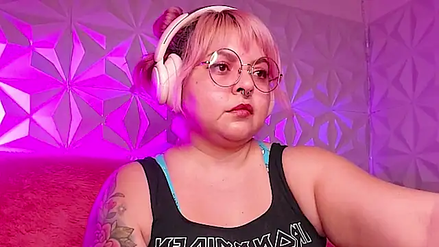 Snapshot of Satyn_doll chatting on February 2026 01:48:01 AM Satyn doll online show from February 2026 01:48:01 AM