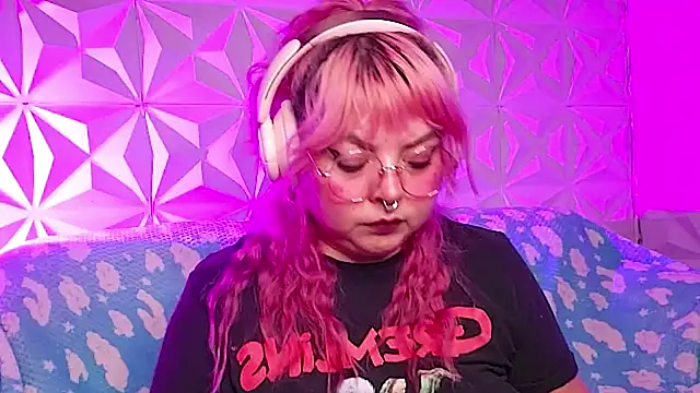 Snapshot of Satyn_doll chatting on March 2026 12:01:01 AM Satyn doll online show from March 2026 12:01:01 AM