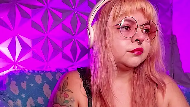 Satyn doll online show from April 2026 10:07:02 PM