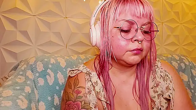 Satyn doll online show from May 2026 10:11:02 PM