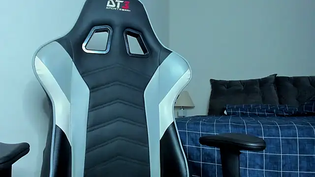 lannasantiago online show from February 2025 01:13:01 AM