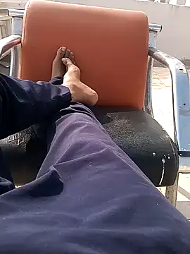 indianguy21 online show from December 2024 05:32:01 PM