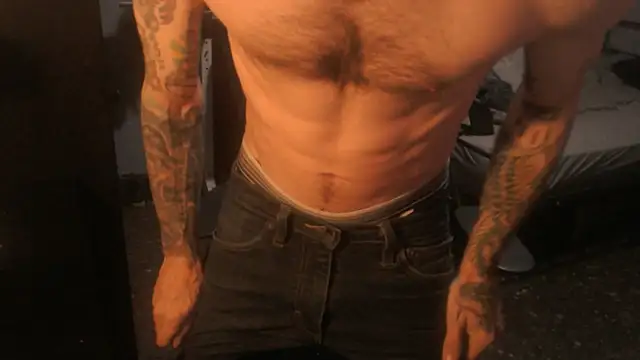 SexxxyLouis online show from April 2026 07:22:02 PM