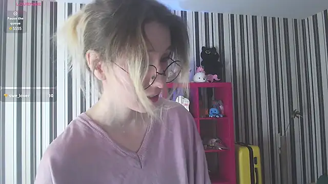 Snapshot of _Hanna_Moon_ chatting on December 2024 09:17:02 AM Hanna Moon online show from December 2024 09:17:02 AM
