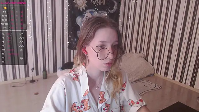 Snapshot of _Hanna_Moon_ chatting on September 2025 10:15:01 AM Hanna Moon online show from September 2025 10:15:01 AM