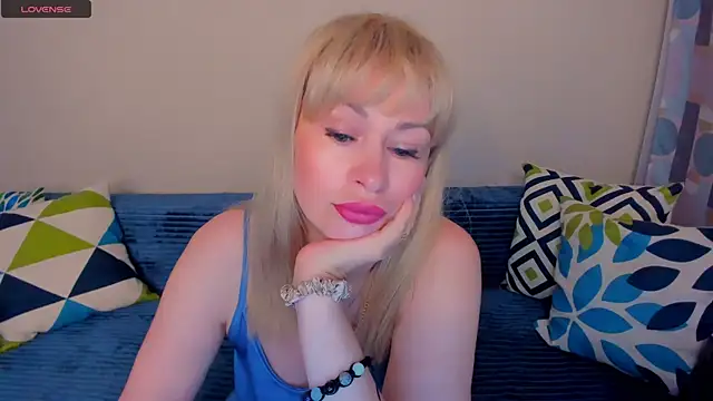 EllenMoore online show from July 2026 03:04:01 AM