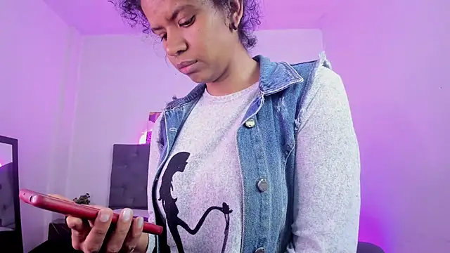 Ellie Alves online show from November 2025 01:33:02 PM