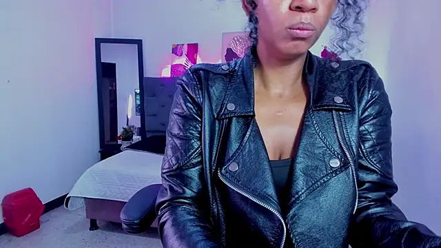 Ellie Alves online show from December 2025 03:06:01 PM