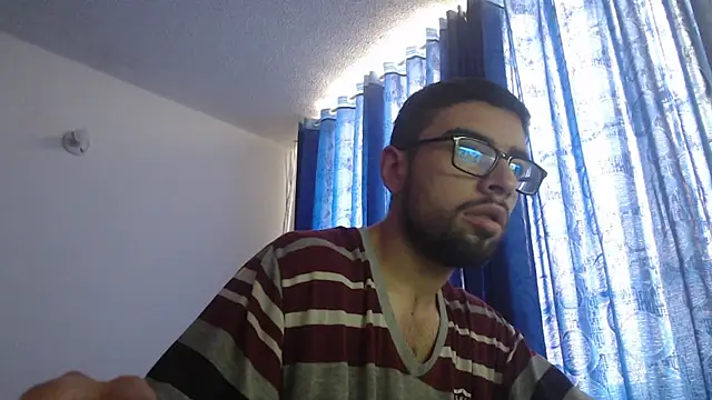 Snapshot of fvckolombianguyy chatting on February 2025 02:15:01 PM fvckolombianguyy online show from February 2025 02:15:01 PM